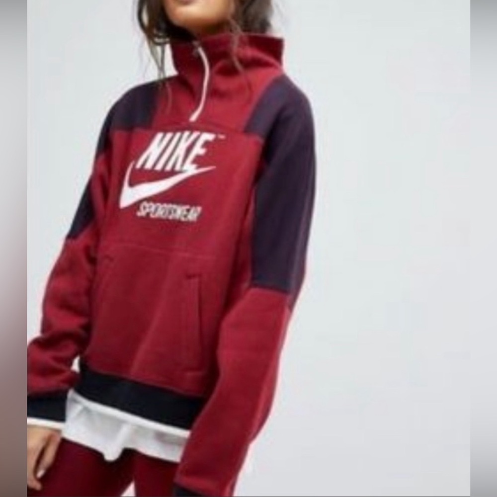 Nike Women’s Archive HZ Pullover Sweatshirt, Women’s L/Burgundy/White